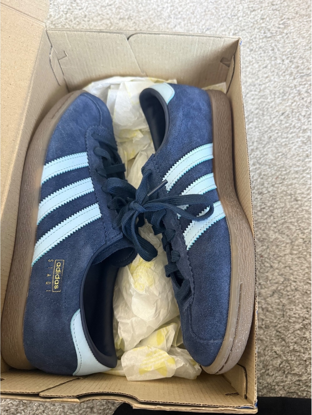 Adidas Originals Stadt Navy Blue Suede Sneakers Size 8 with Light Blue Stripes